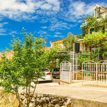 Apartments Zoricic Zaboric Bagian luar foto