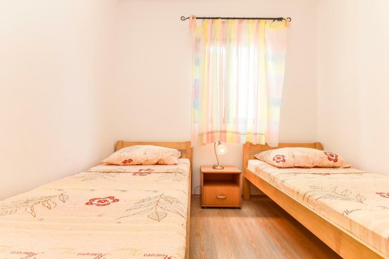 Apartments Zoricic Zaboric Bagian luar foto
