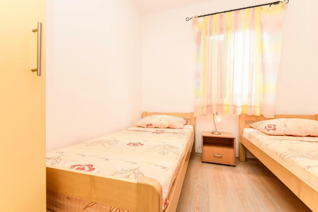 Apartments Zoricic Zaboric Bagian luar foto