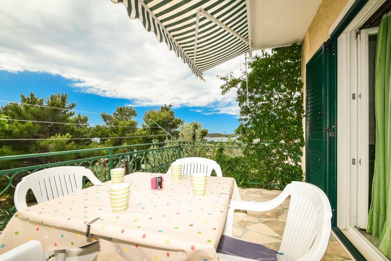 Apartments Zoricic Zaboric Bagian luar foto