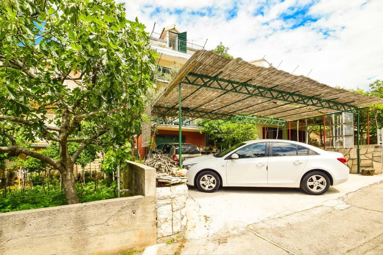 Apartments Zoricic Zaboric Bagian luar foto